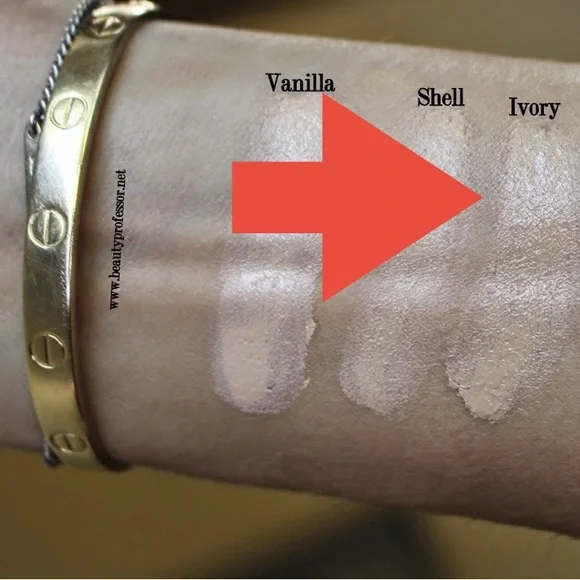 Hourglass Illusion Hyaluronic Skin Tint - Ivory - Picture 6 of 8